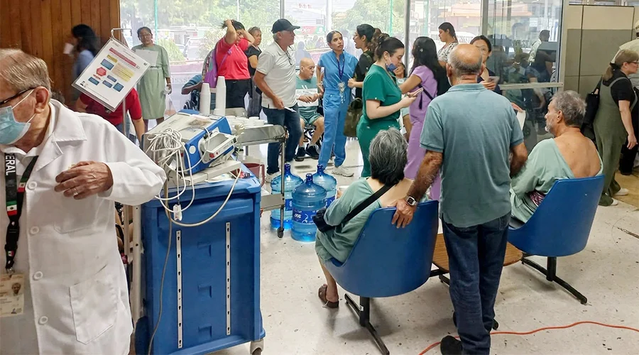 hospital-regional-issste-monterrey Evacuación de pacientes en el Hospital Regional del ISSSTE en Monterrey