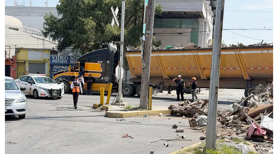 impacta-tren-a-trailer-guadalupe Impacta tren a trailer en Guadalupe tras un accidente vial