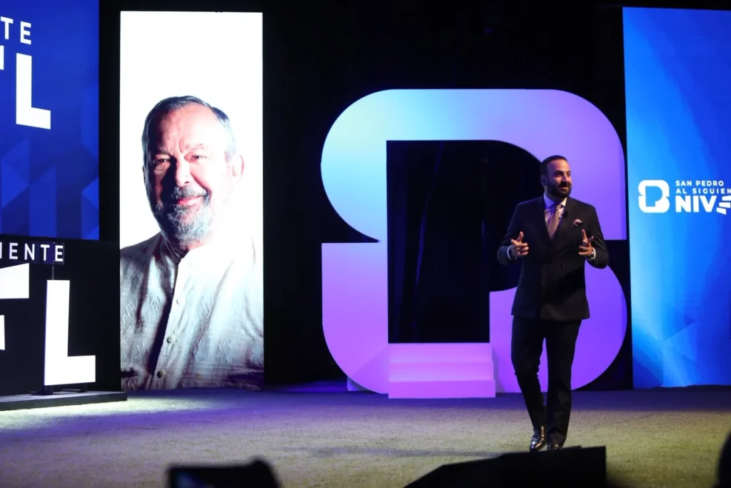 "Lleva San Pedro sus logros al siguiente nivel": Mauricio Farah 2 mauricio farah san pedro informe 3