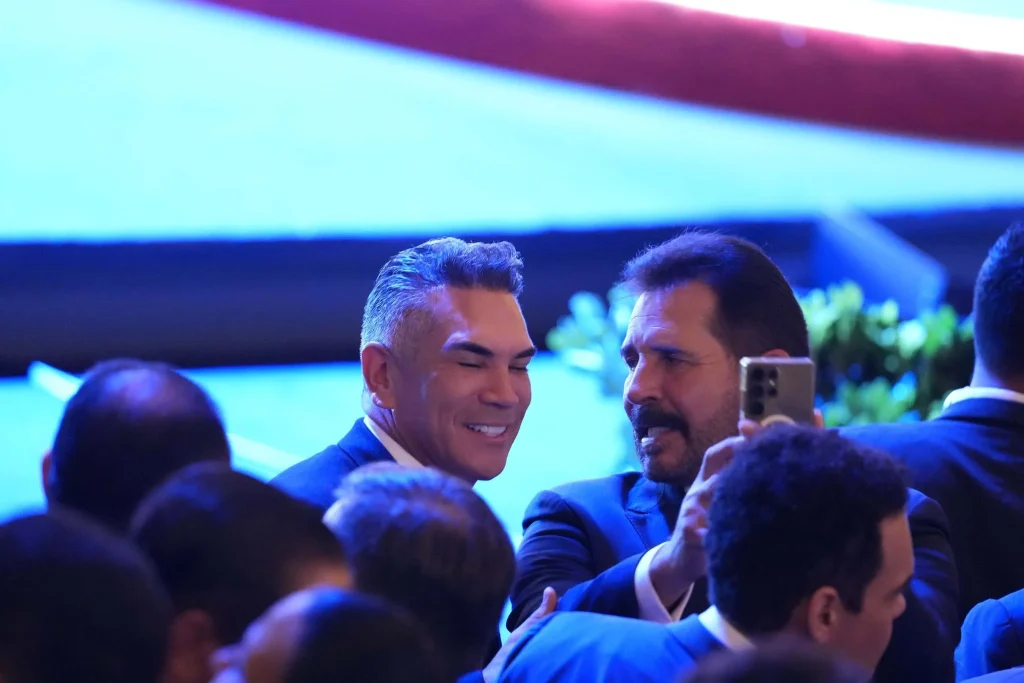 Adrián de la Garza llama a construir juntos el futuro de Nuevo León 11 monterrey 2do informe 12
