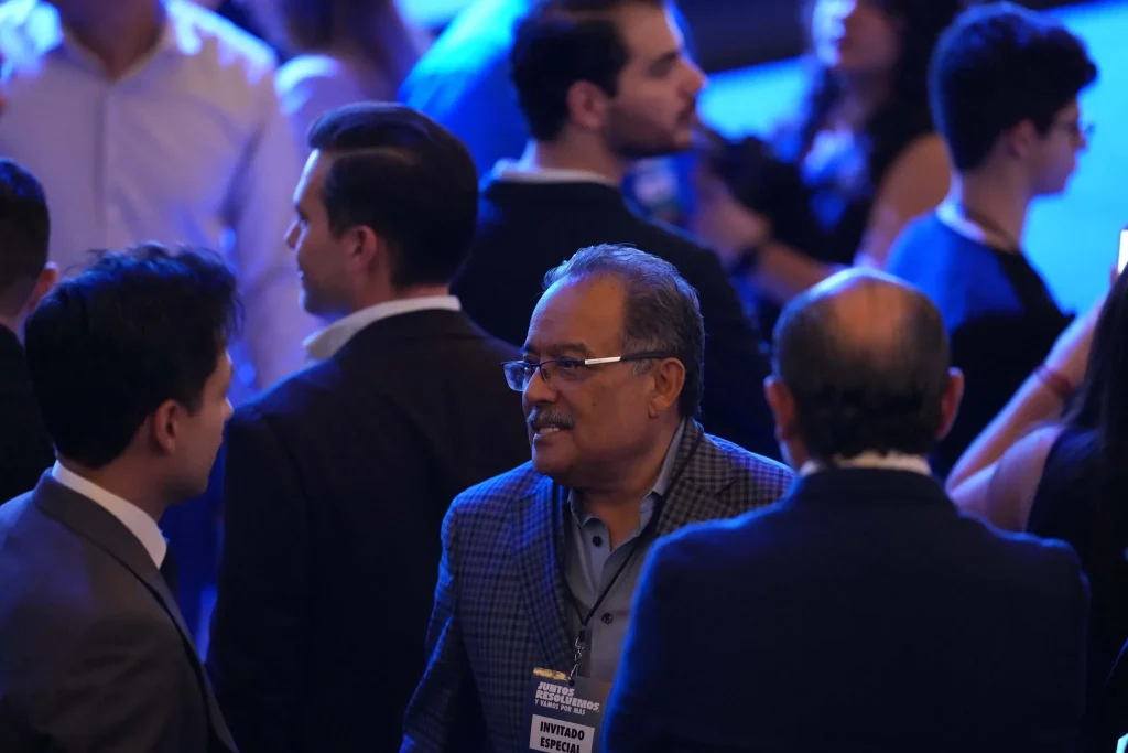 Adrián de la Garza llama a construir juntos el futuro de Nuevo León 15 monterrey 2do informe 16