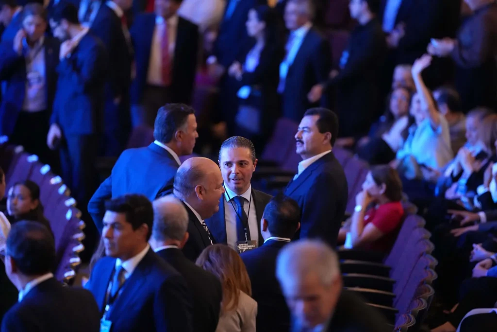 Adrián de la Garza llama a construir juntos el futuro de Nuevo León 16 monterrey 2do informe 17