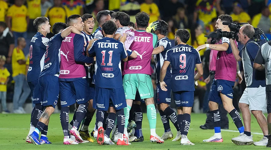 monterrey-derrota-america-leagues-cup Festejo del equipo tras el partido en el que Monterrey derrota al América en la Leagues Cup.