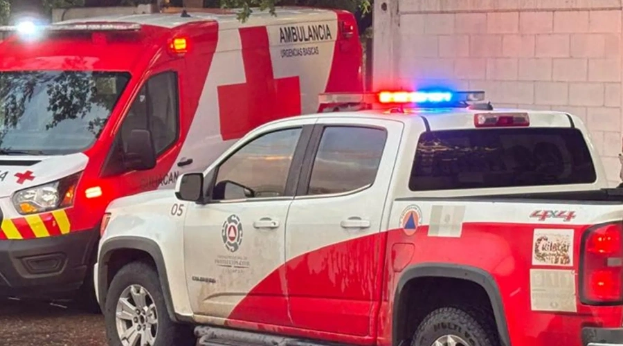 muere-mujer-descarga-electrica-primaria Cuerpos de auxilio atienden reporte donde una mujer sufrió una descarga eléctrica en una escuela de Culiacán.