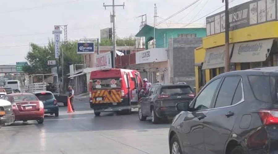 mujer-resulta-atropellada-reynosa Socorristas atienden el reporte donde una mujer resulta atropellada en Reynosa