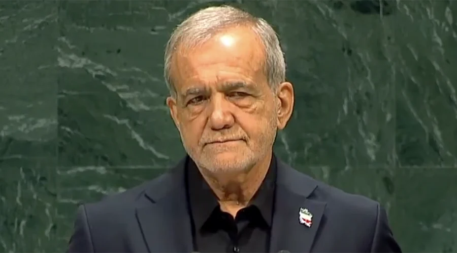 presidente-de-iran-llama-terrorista-eu El presidente de Irán Masoud Pezeshkian durante su discurso en la Asamblea General de la ONU