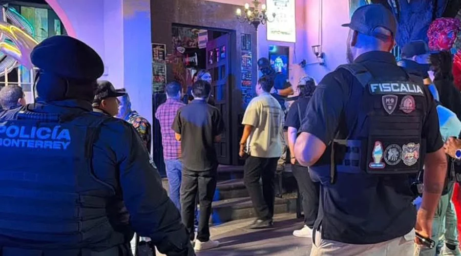 realizan-operativo-federal-en-bares-de-monterrey-y-san-pedro Un operativo encabezado por autoridades federales sorprendió durante la noche a clientes y trabajadores de distintos bares y centros nocturnos de Monterrey y San Pedro Garza García.