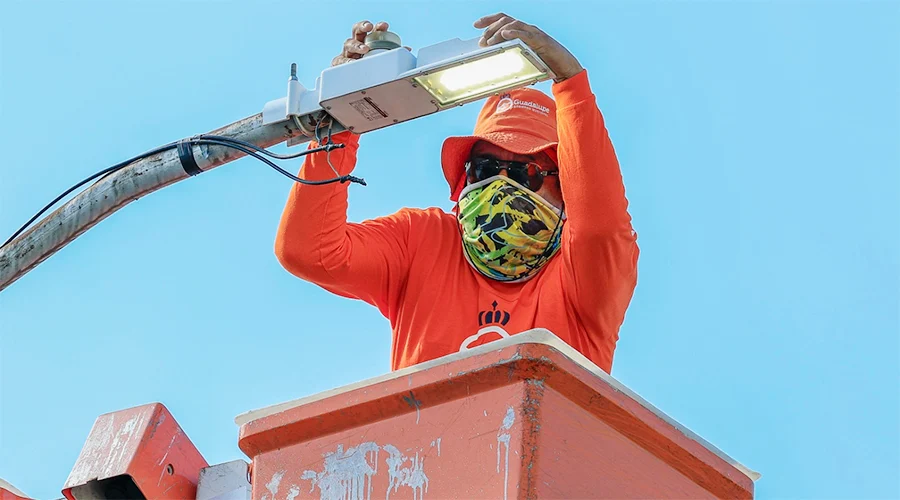 rehabilita-guadalupe-alumbrado Trabajos de rehabilitación de Guadalupe alumbrado en la colonia Pedregal de Linda Vista.