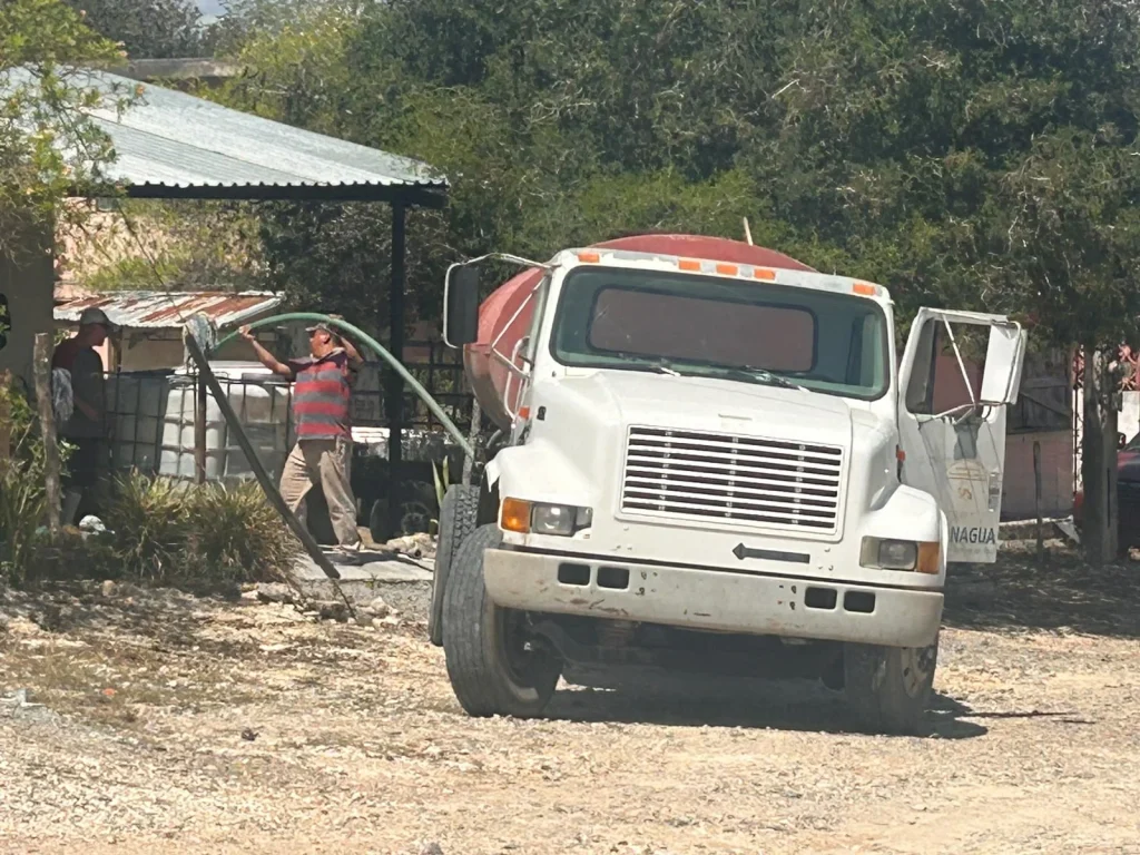 Continúa San Fernando reforzando abasto de agua con pipas 1 san fernando pipas 2