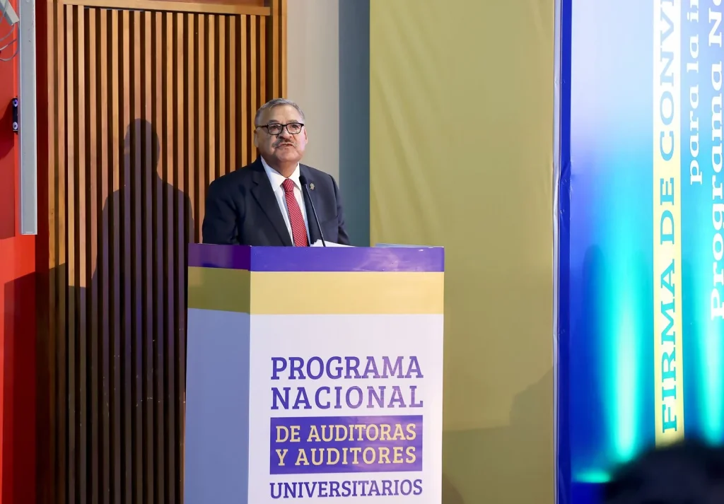 Formalizan en UANL primer programa nacional de auditores universitarios 2 Formalizan en UANL primer programa nacional de auditores universitarios