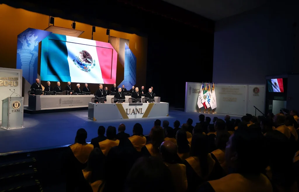 UANL reconoce la formación de 250 nuevos doctores 3 uanl reconoce 250 4