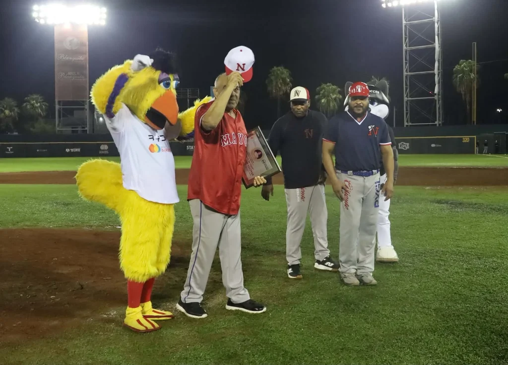 Reconocen a Juan Treviño, leyenda viviente del béisbol reynosense 3 833988158 1115835537663188 6090175535120006201 n