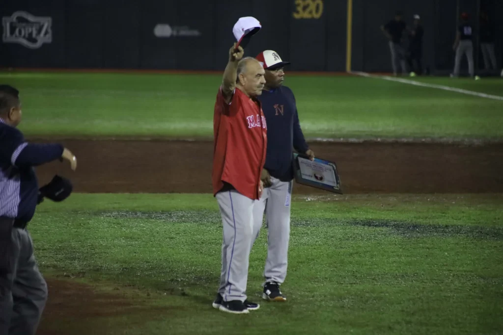 Reconocen a Juan Treviño, leyenda viviente del béisbol reynosense 2 834221929 3766348283518534 2450438179366419084 n