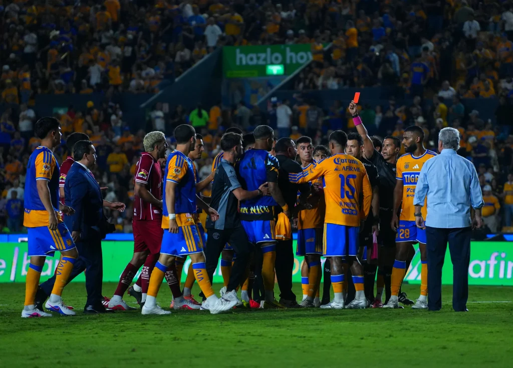 Tigres vence 3-2 al líder Toluca 4 835747795 1847055099801770 4756963827759217931 n