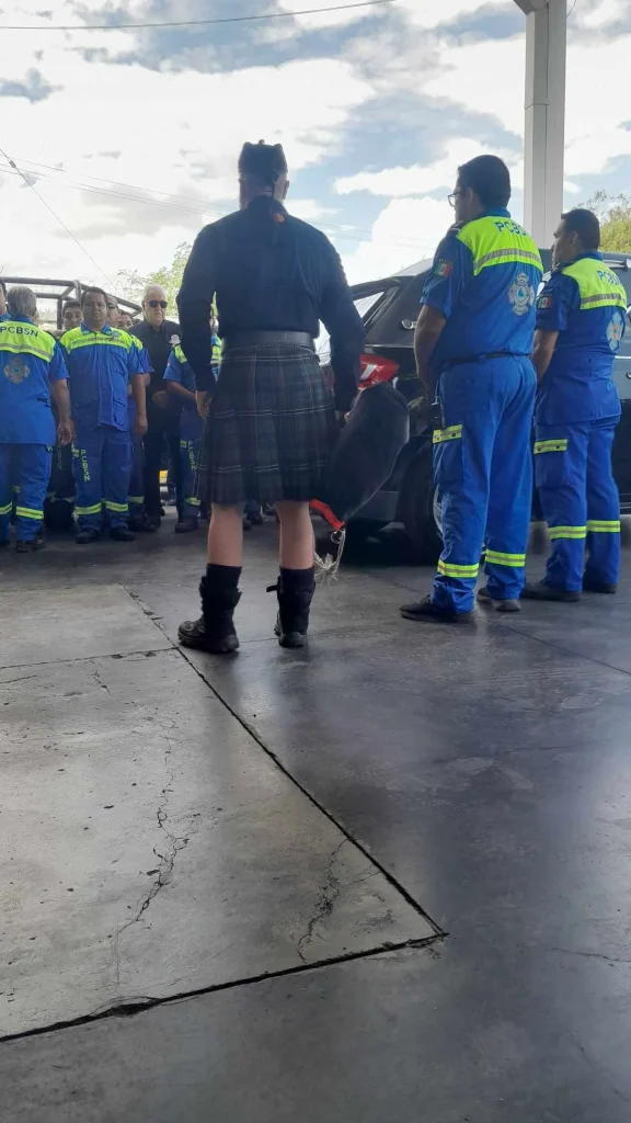 De Escocia a San Nicolás; gaita fúnebre en despedida de Melissa de 18 años 1 837302609 1451536290204435 3150162417426817063 n
