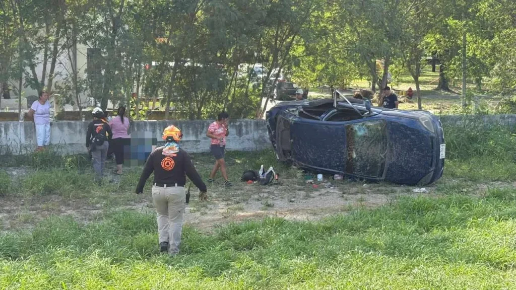 Un muerto y 4 lesionados en volcadura, en Apodaca; atropellan a mirona (VIDEO) 1 837857427 963501562922054 4152045922578965549 n
