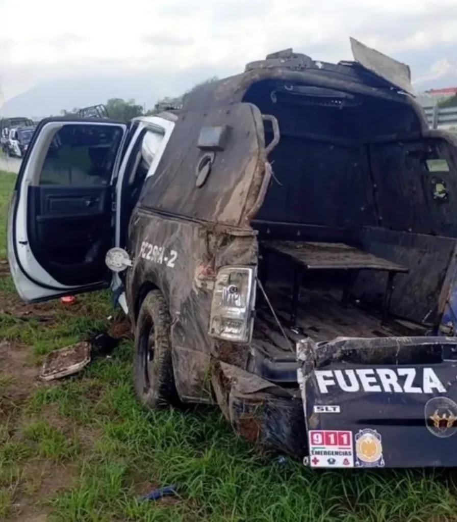 Se vuelcan 2 patrullas de Fuerza Civil; reportan tres policías fallecidos 2 839178038 2921562641513448 7796244077061601173 n