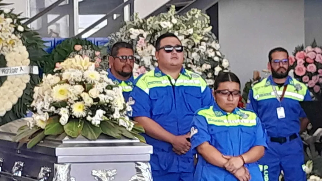 Despiden a rescatista de 18 años de San Nicolás, con homenaje de cuerpo presente 5 840069476 1134198325656672 2118040505692099499 n