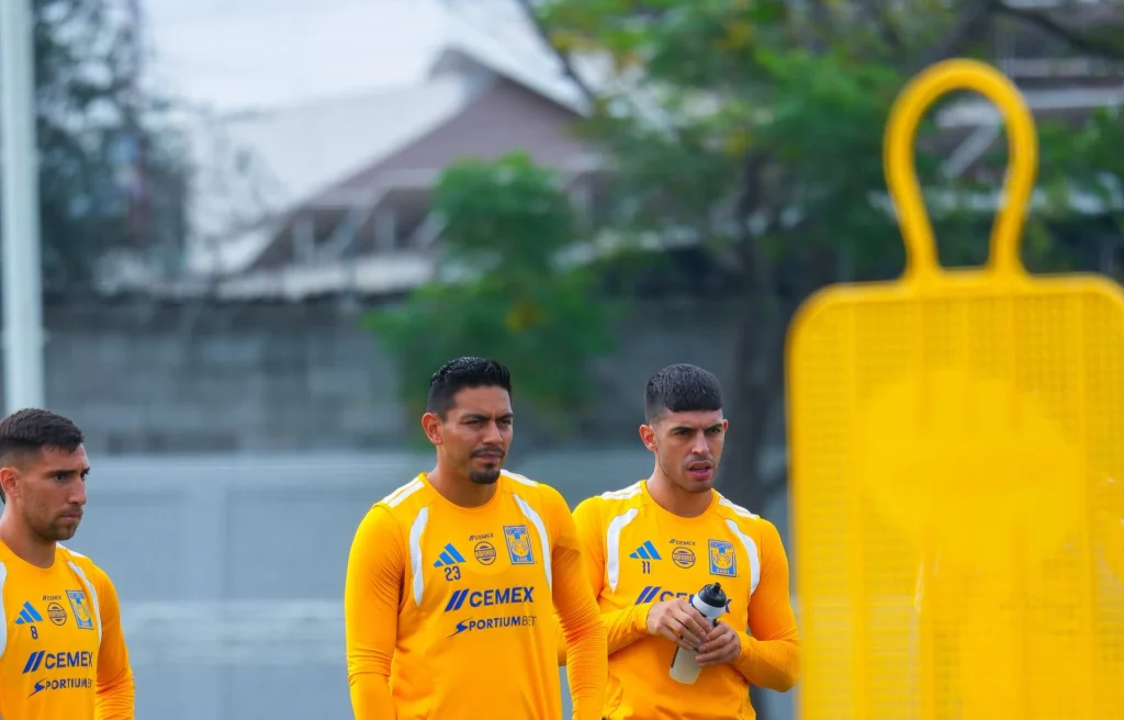 Asiste Rafa Márquez a práctica de Tigres 1 840848934 1071899879017795 1074045066494239150 n