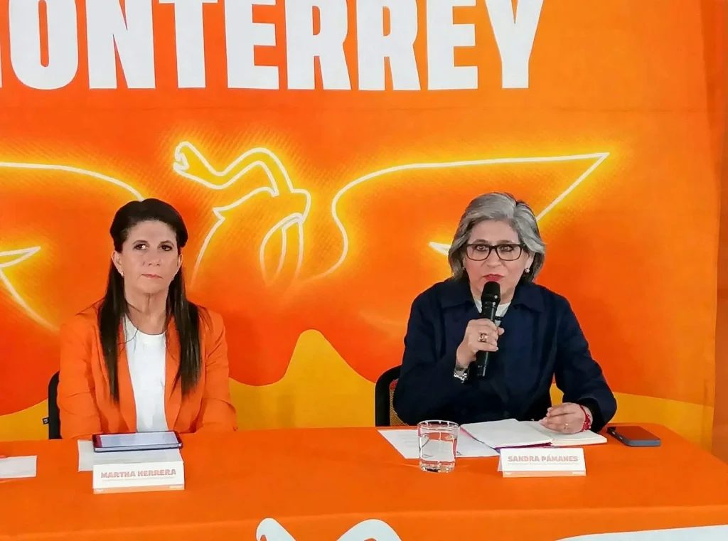 Cuestiona MC alumbrado público en Monterrey; reporta fallas en 38 colonias 1 Integrantes de Movimiento Ciudadano denuncian fallas en el alumbrado público de Monterrey.