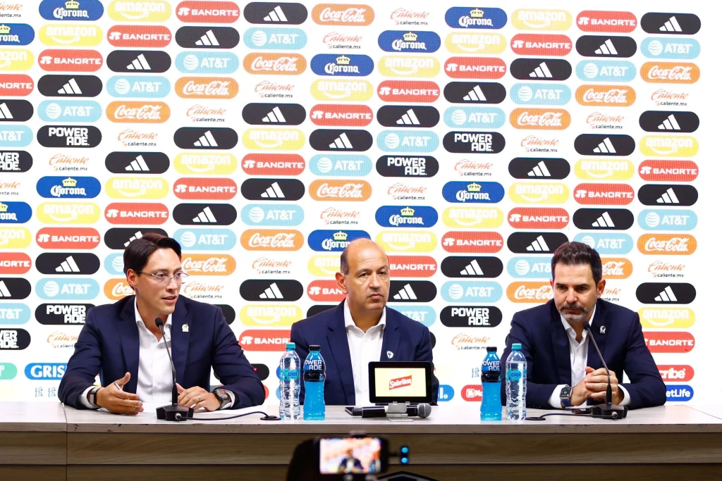 Ambiente mundialista atrajo a Selección Mexicana a Monterrey 1 Anuncio del regreso de la Selección Mexicana a Monterrey para enfrentar a Jamaica.