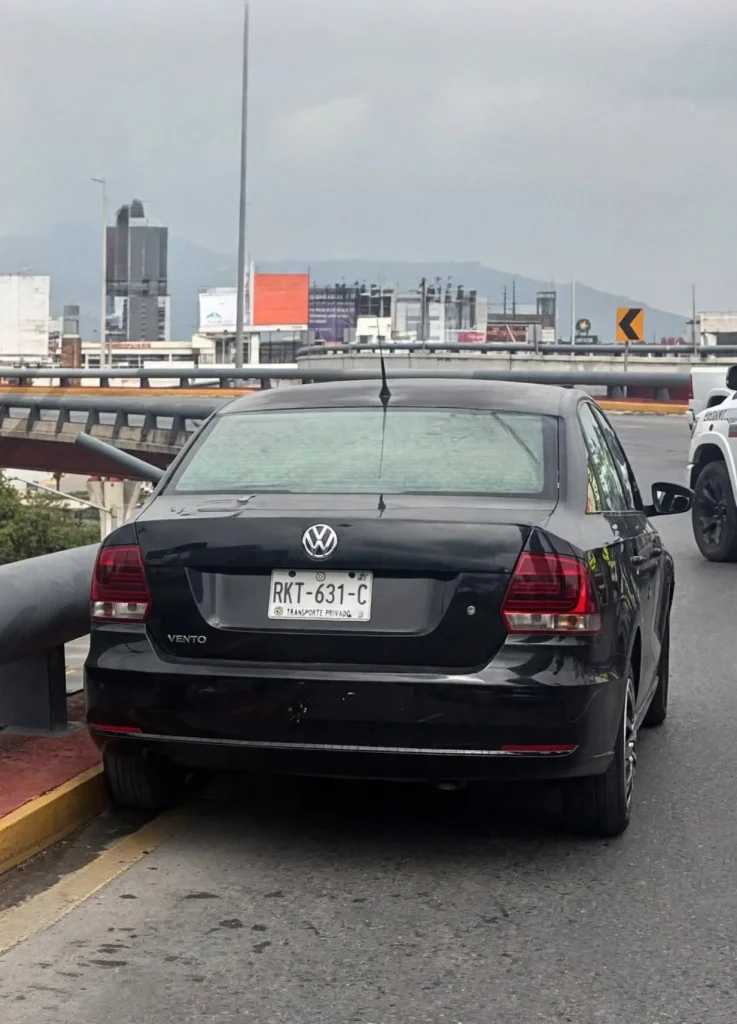 Ejecutan a dos en su auto en Monterrey 2 847285719 1143674538058510 7435857283039220562 n