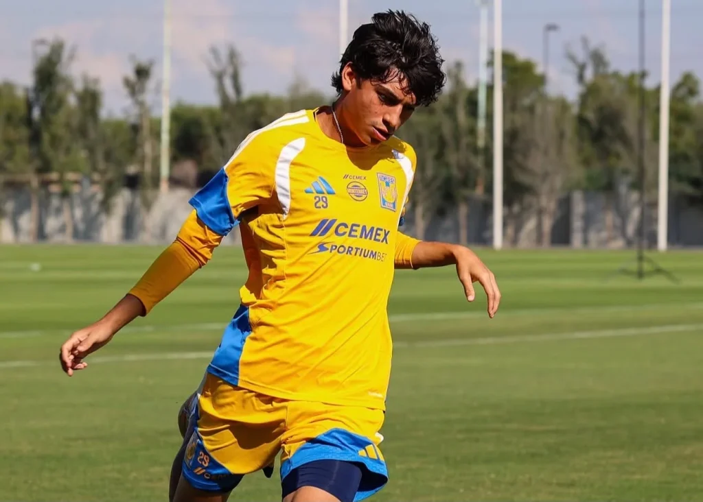 Jaidyn Contreras debutaría con Tigres ante Chivas 3 Jaidyn Contreras debutaría con Tigres en el partido frente a Chivas.