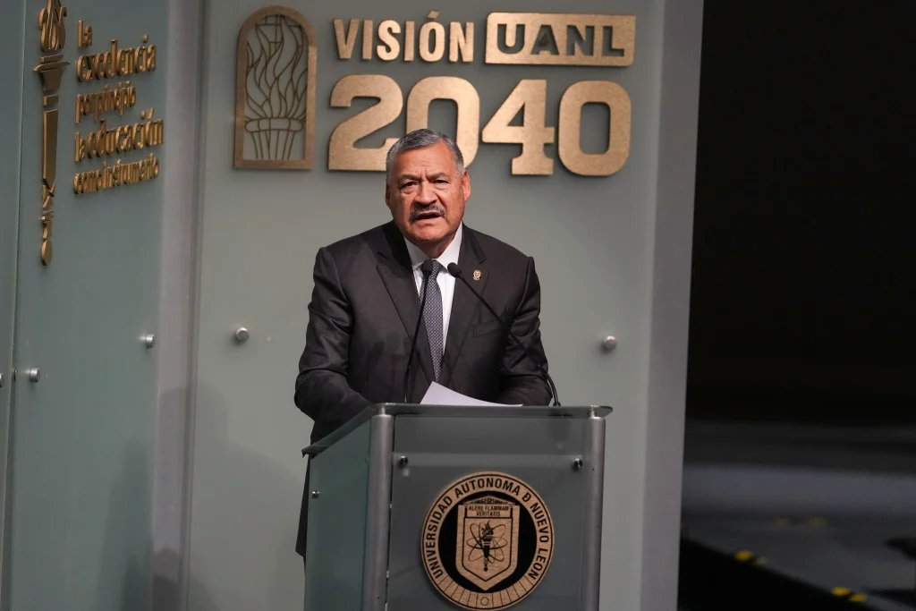 UANL entrega medalla Dr. José Eleuterio González a tres médicos 7 850546766 1904781383853638 8119311257466768592 n
