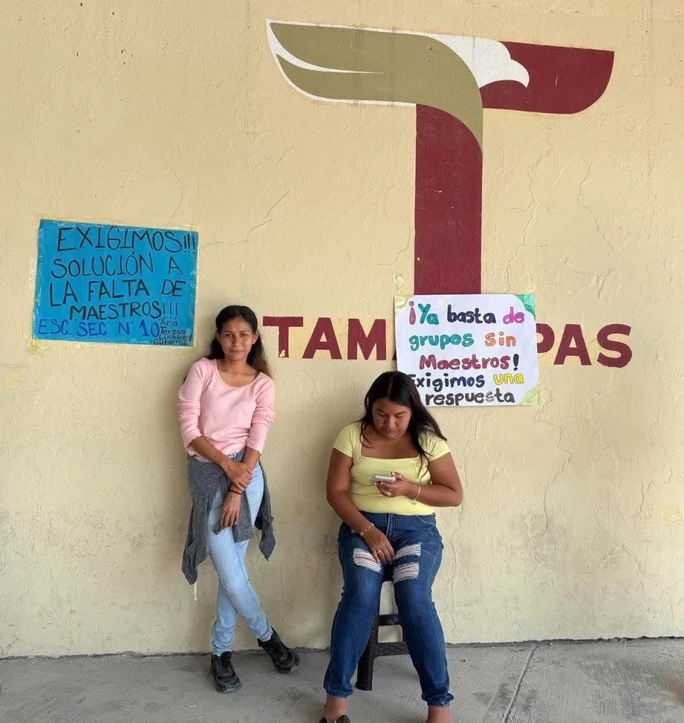 Padres cierran acceso a secundaria Ana Teresa Luebbert ante falta de maestros 4 852642386 1873734140662090 4862059477680588174 n