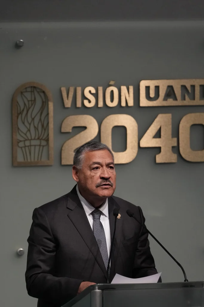 UANL entrega medalla Dr. José Eleuterio González a tres médicos 9 856742766 1460631562601527 3319601585047086068 n