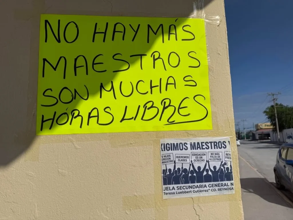 Padres cierran acceso a secundaria Ana Teresa Luebbert ante falta de maestros 3 856870064 1426947925612771 1996349997944370683 n