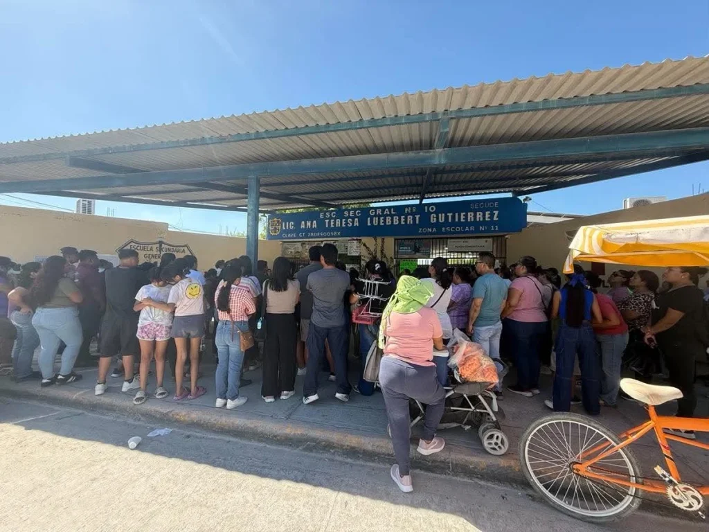 Aumentan protestas por falta de maestros en secundaria Ana Teresa Luebbert 4 858334262 1598322275382377 184003495984158042 n