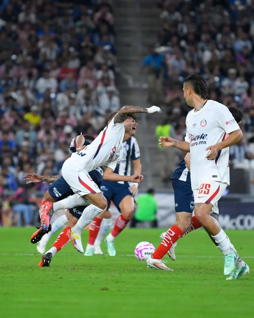 Chivas vence a Monterrey 1-0 durante aguacero 16 859272120 2324439385020702 5348671024123938544 n