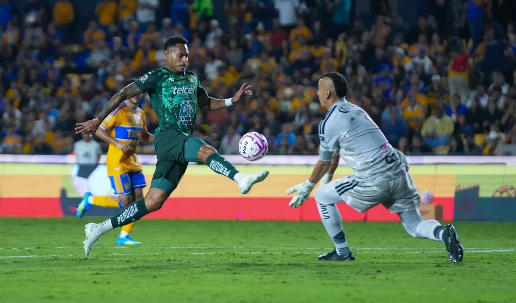 Cae Tigres ante León y peligra clasificación 2 859315176 1856915508814395 5060436239562329891 n