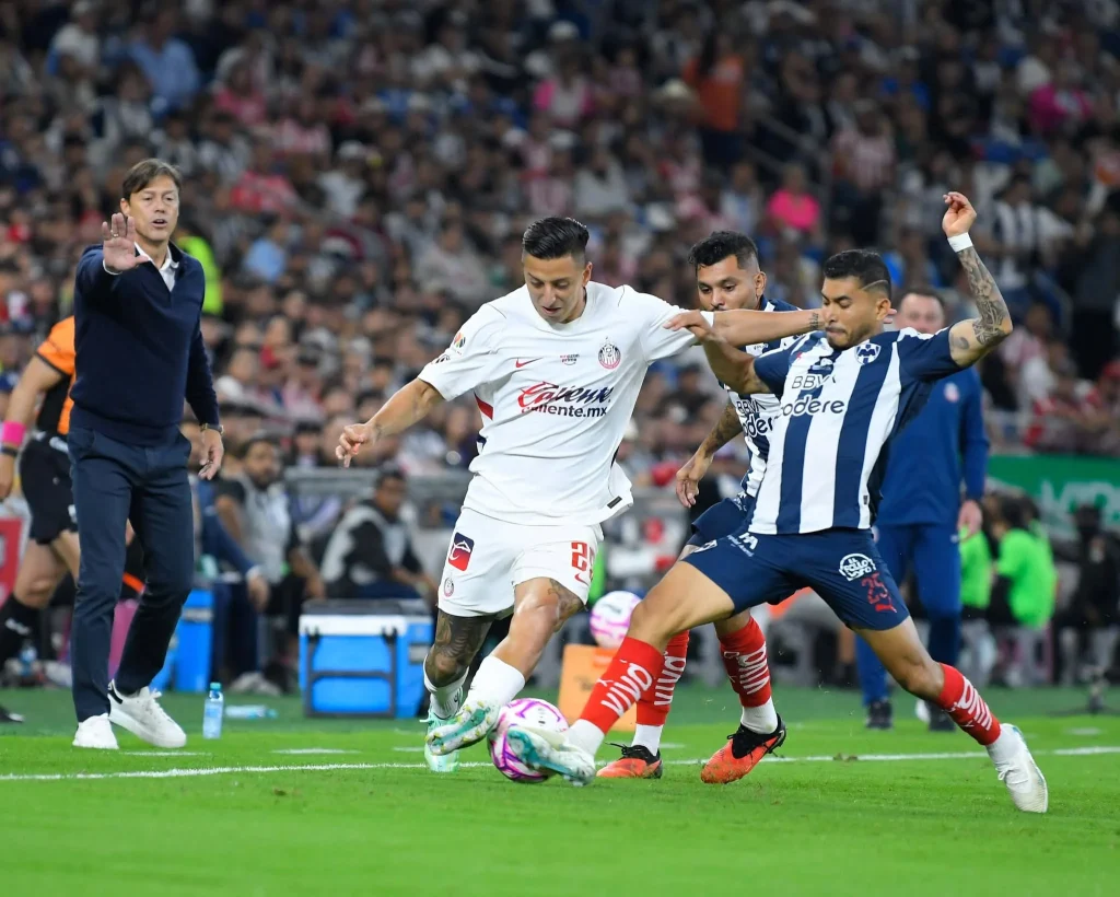 Chivas vence a Monterrey 1-0 durante aguacero 30 861621302 2924411251249584 3582607118504093659 n
