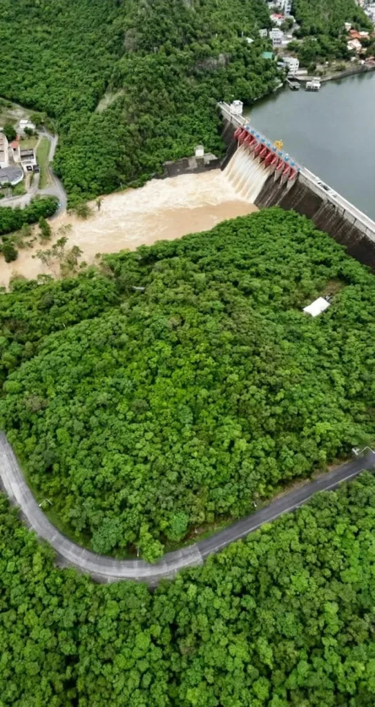 Suben niveles de presas en Nuevo León tras lluvias de octubre 1 Vista del almacenamiento y captación de agua en las presas en Nuevo León.