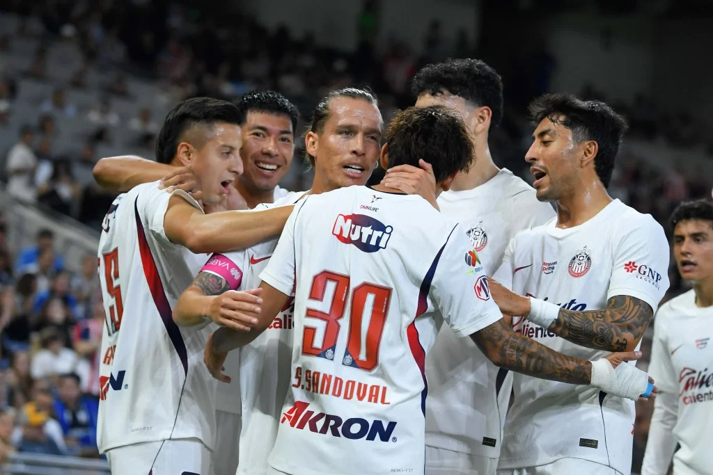 Chivas vence a Monterrey 1-0 durante aguacero 12 864178898 2664940270593240 2663254305068068296 n