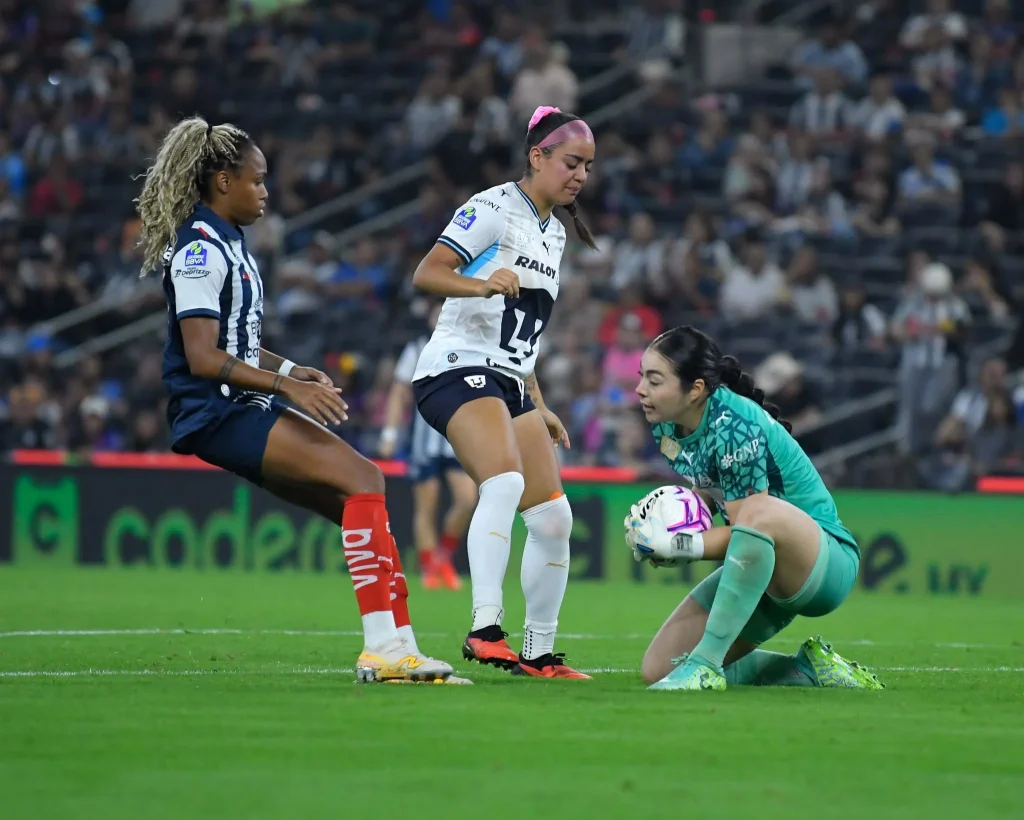 Aplasta Rayadas a Pumas y buscarán liderato en última jornada 10 869005000 3529290903916188 7821023962324772645 n
