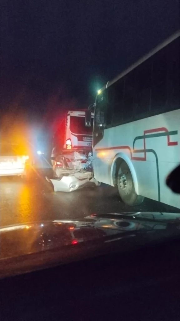 Choque por alcance en el Viaducto deja una lesionada 2 869316353 2320772785424563 1537717293006670345 n