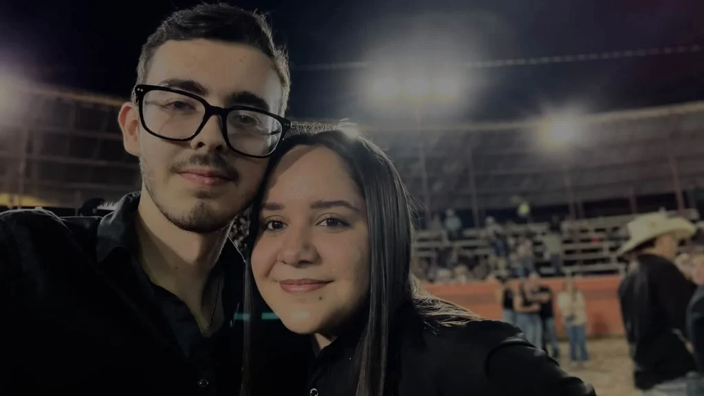 Consterna a reynosenses muerte del joven Emilio Sosa 2 Familiares y amigos expresan condolencias tras la muerte del joven Emilio Sosa en Reynosa.