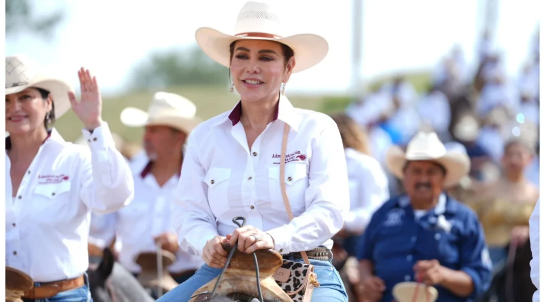 Cabalgata por Nuevo Laredo Carmen Lilia Canturosas Carmen Lilia Canturosas invita a la Cabalgata por Nuevo Laredo por el 178 aniversario de la ciudad.