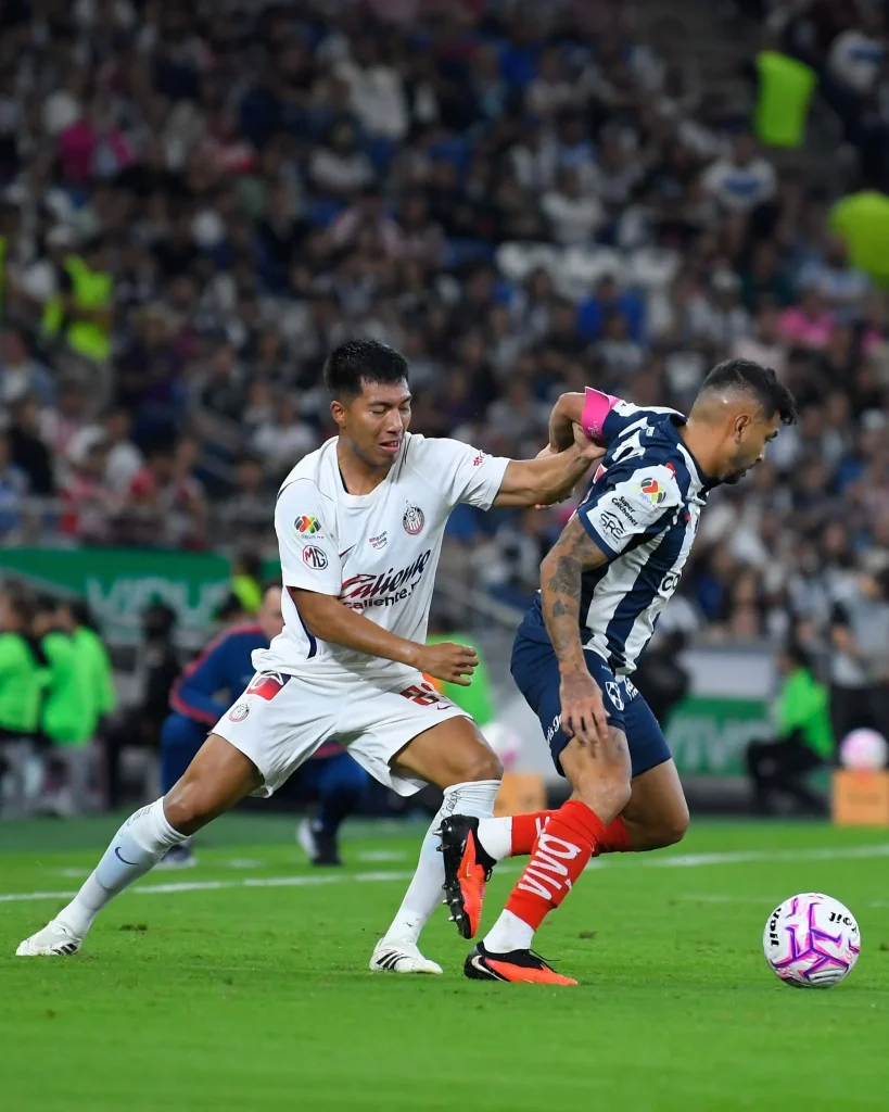 Chivas vence a Monterrey 1-0 durante aguacero 9 Chivas derrota Monterrey 13