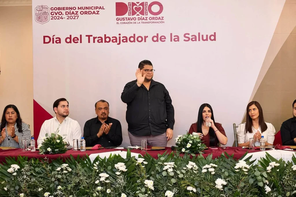 Díaz Ordaz: Reconocen labor de trabajadores de la salud 3 Diaz Ordaz reconocen a trabajadores de la salud 66
