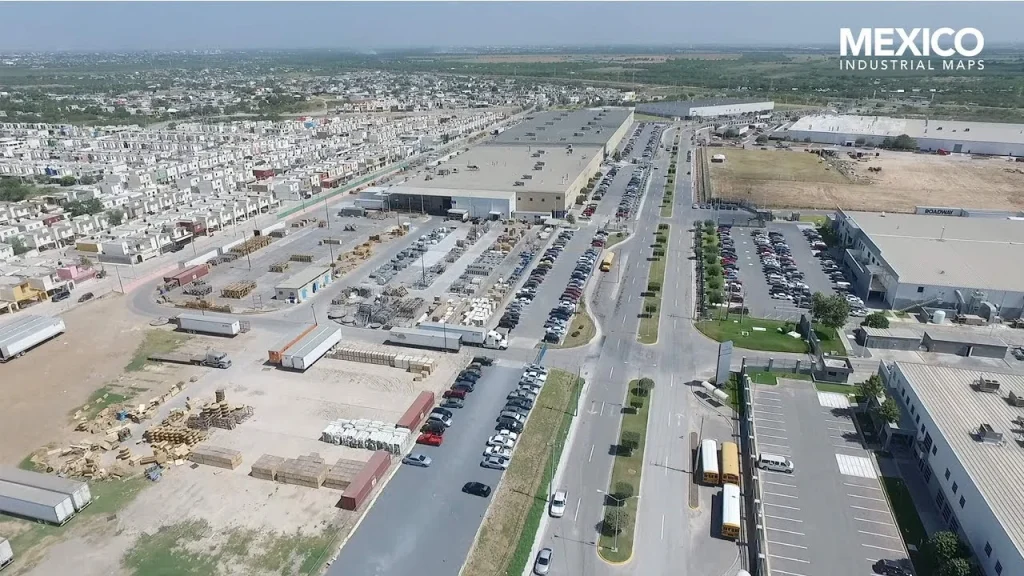 Evacúan maquila en Reynosa por descarga eléctrica a trabajador 2 Cuerpos de rescate acuden al lugar donde evacúan maquila por accidente en Reynosa.