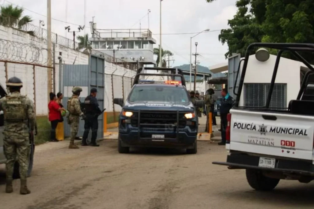 Violencia en Mazatlán no cesa, pese a despliegue 9 mil elementos de seguridad 3 HUJcxmUXgAEGVip