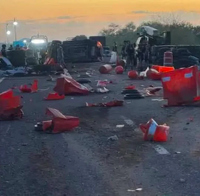 Choca contra reten militar y vuelca en General Bravo 1 Screen Shot 2026 10 10 at 12.03.26 PM