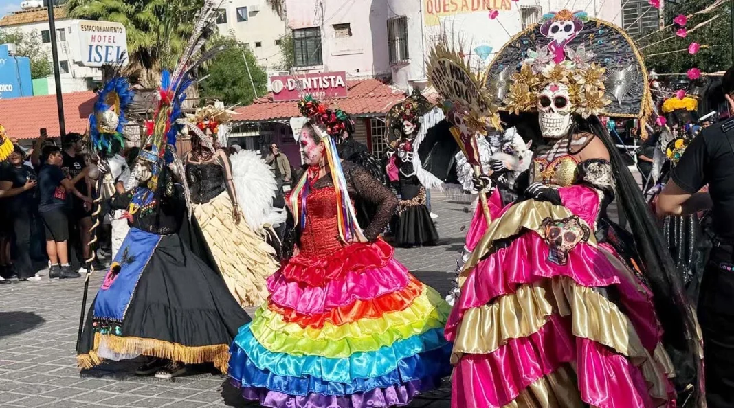 Xantolo Reynosa desfile Participantes en el desfile de catrinas de la cuarta edición del Xantolo en Reynosa.