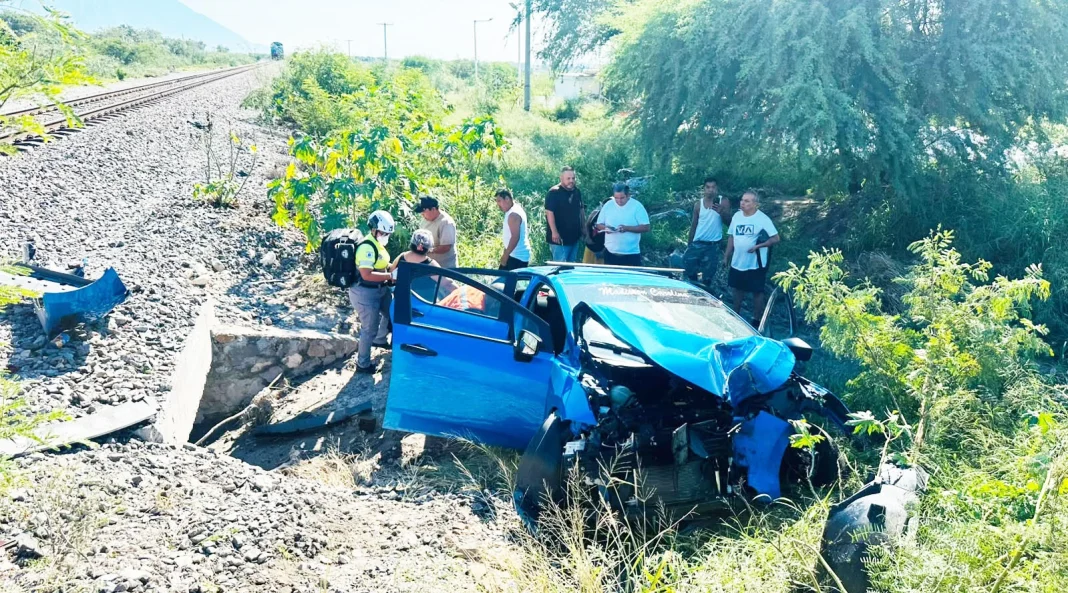 accidente-ferroviario-en-garcia Elementos de auxilio atendiendo el accidente ferroviario en García Nuevo León