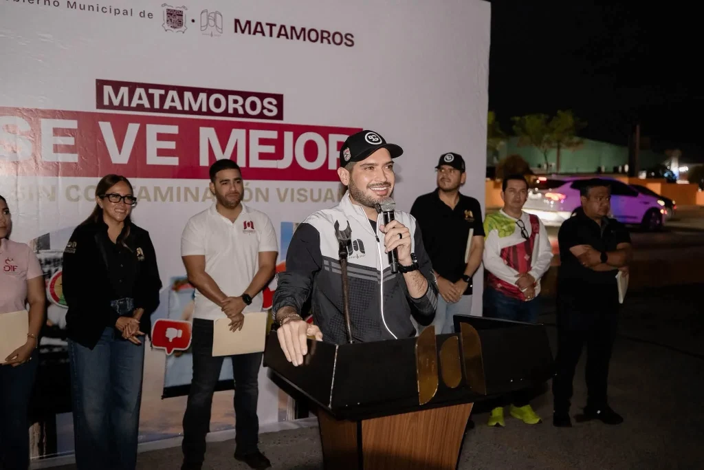 José Alberto Granados Fávila retira más de 3 mil 500 anuncios irregulares 2 José Alberto Granados Fávila retira más de 3 mil 500 anuncios irregulares