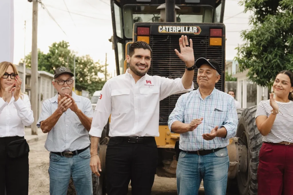 José Alberto Granados Fávila arranca pavimentación de la calle Carpinteros 1 José Alberto Granados Fávila arranca pavimentación de la calle Carpinteros